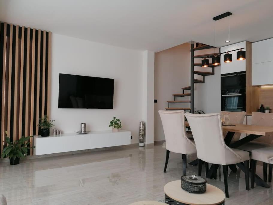 Apartman Max !!!! Omiš Buitenkant foto