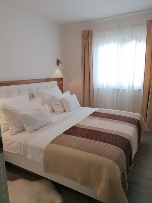 Apartman Max !!!! Omiš Buitenkant foto