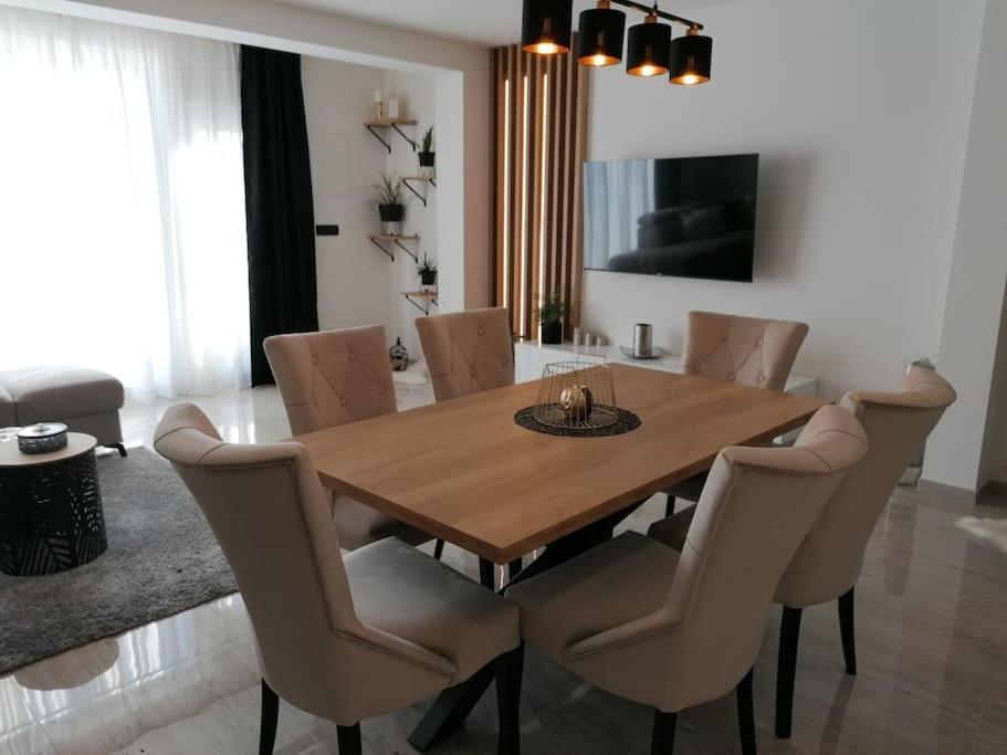 Apartman Max !!!! Omiš Buitenkant foto