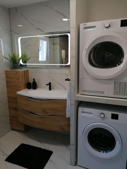Apartman Max !!!! Omiš Buitenkant foto